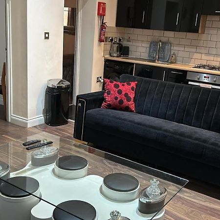 Luxurious 2 Bed Apartment Bedford Zewnętrze zdjęcie